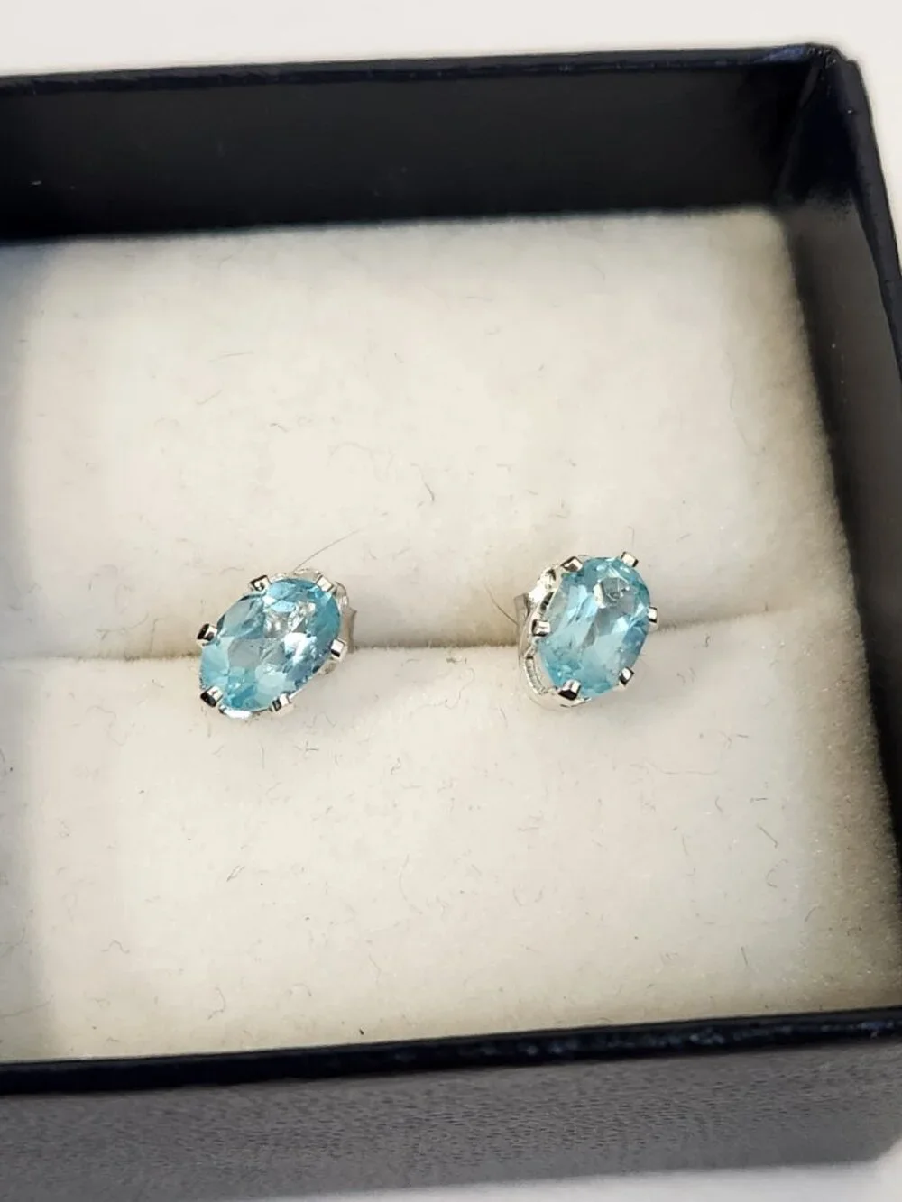 NIB Natural Blue Apatite 7x5mm 925 Stud Earrings